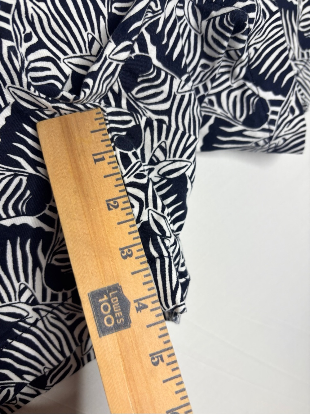 Crown & Ivy Zebra Print Shorts Women’s Size 12 Black White Stretch Casual 4” - Picture 4 of 8